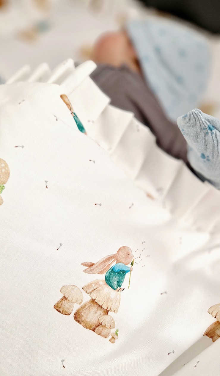 Komplet pościeli z plisowaną falbanką Zajączek z dmuchawcem - obrazek 5